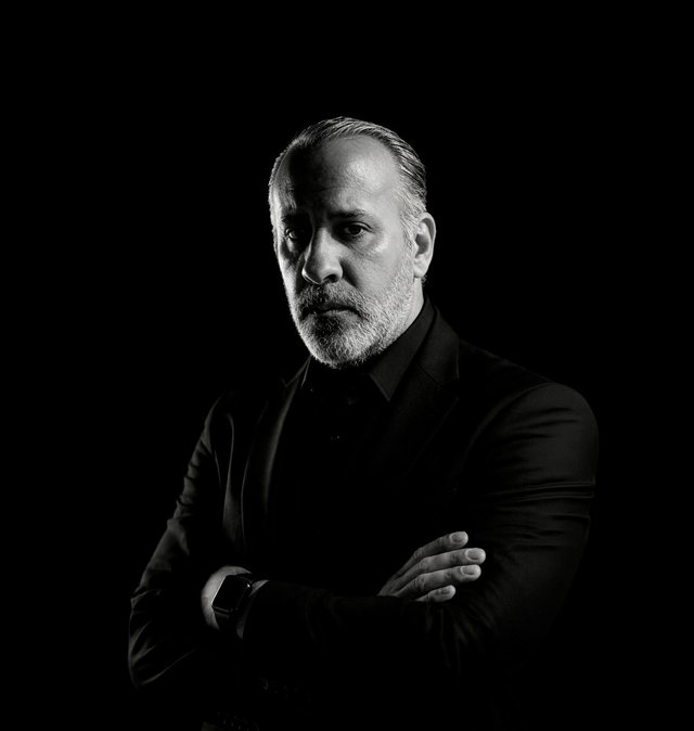 Retrato de Mauricio Adrián Demarchi, autor de CAMBIO: El árbol de la mente